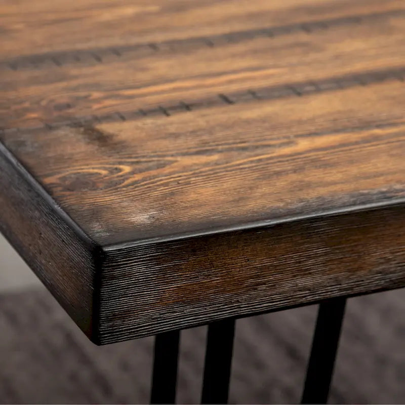 Table de salle à manger rectangulaire de style moderne du milieu du siècle avec chaises cloutées en laiton et pieds en épingle à cheveux métalliques pour cuisine ou salon