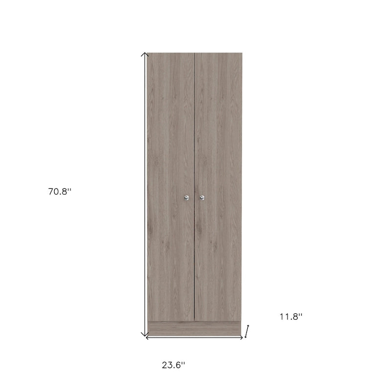 Garde-manger ou placard de rangement HomeRoots 71 en bois gris clair - 23,6 po x 70,8 po x 11,8 po