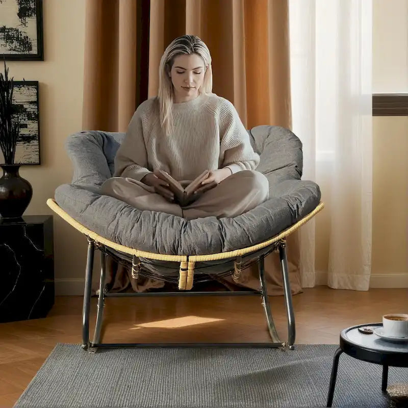 Fauteuil à bascule œuf avec motif en rotin