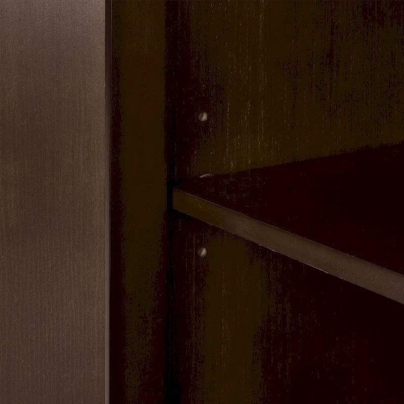 Buffet Roomfitters avec étagères réglables, poignées en métal rétro et pieds en pin, idéal pour le salon ou le bureau.