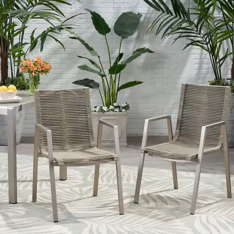 Ensemble moderne de 2 chaises de salle à manger d'extérieur avec assises en corde tressée et structure en aluminium, idéal pour la salle à manger, le salon, le balcon ou la terrasse.