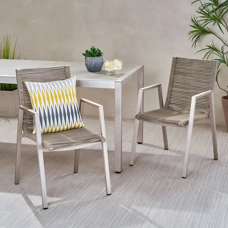 Ensemble moderne de 2 chaises de salle à manger d'extérieur avec assises en corde tressée et structure en aluminium, idéal pour la salle à manger, le salon, le balcon ou la terrasse.