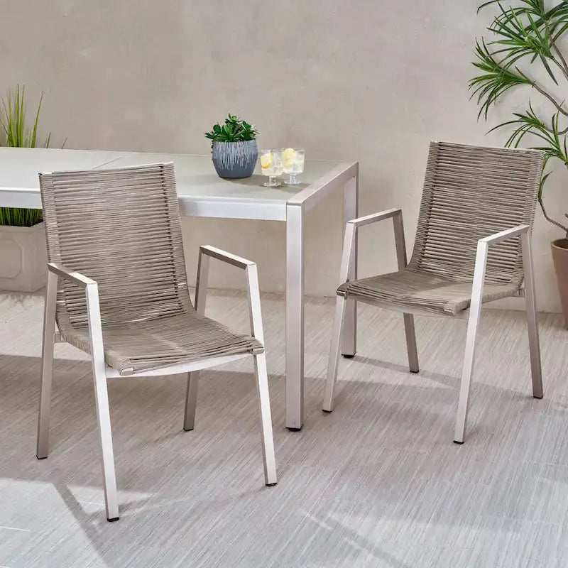 Ensemble moderne de 2 chaises de salle à manger d'extérieur avec assises en corde tressée et structure en aluminium, idéal pour la salle à manger, le salon, le balcon ou la terrasse.