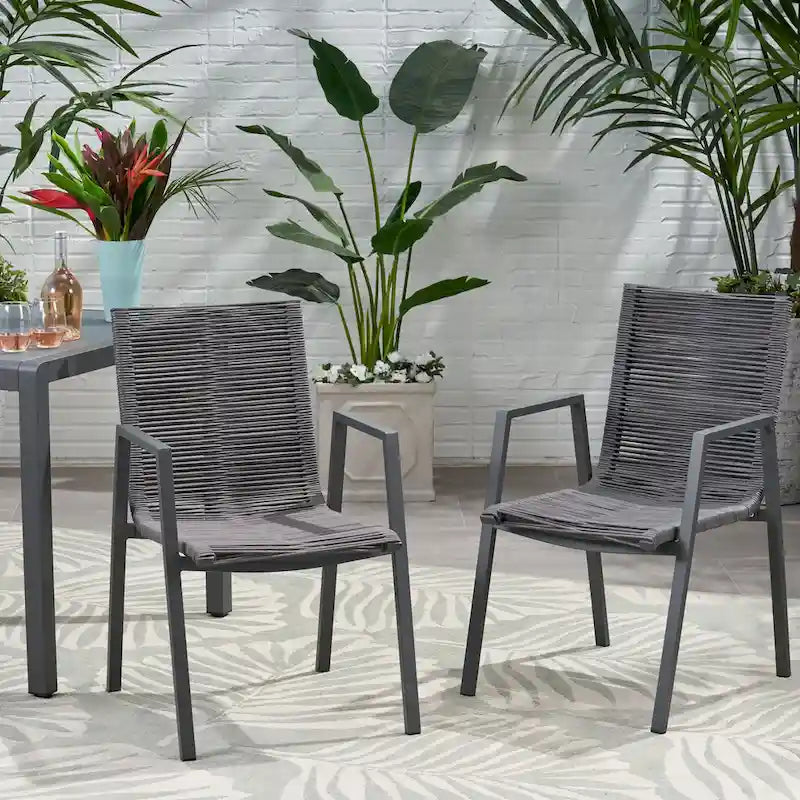 Ensemble moderne de 2 chaises de salle à manger d'extérieur avec assises en corde tressée et structure en aluminium, idéal pour la salle à manger, le salon, le balcon ou la terrasse.