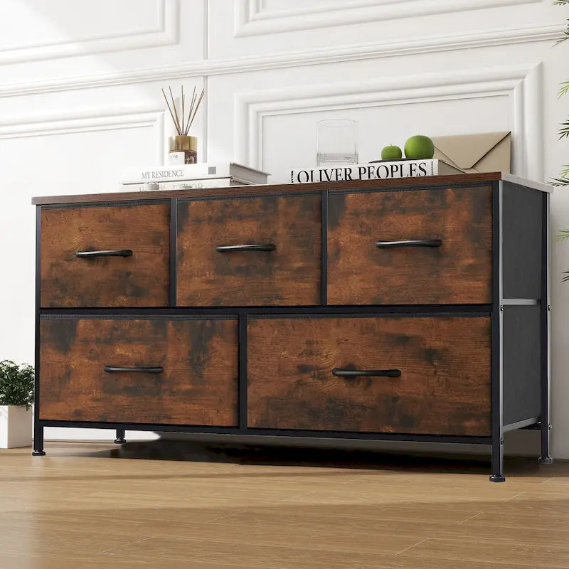 Commode moderne à 5 tiroirs avec bac en tissu, structure en acier, plateau en bois, idéale pour la chambre ou l'entrée.