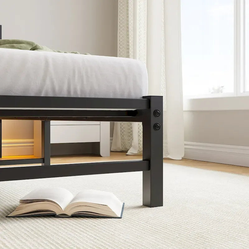 Lit simple moderne en métal beige et marron avec tête de lit en bois, lumières RGB et étagère de rangement pour chambre à coucher