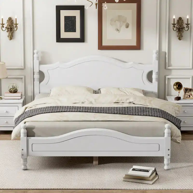 Lit plateforme en bois blanc de style vintage, format queen