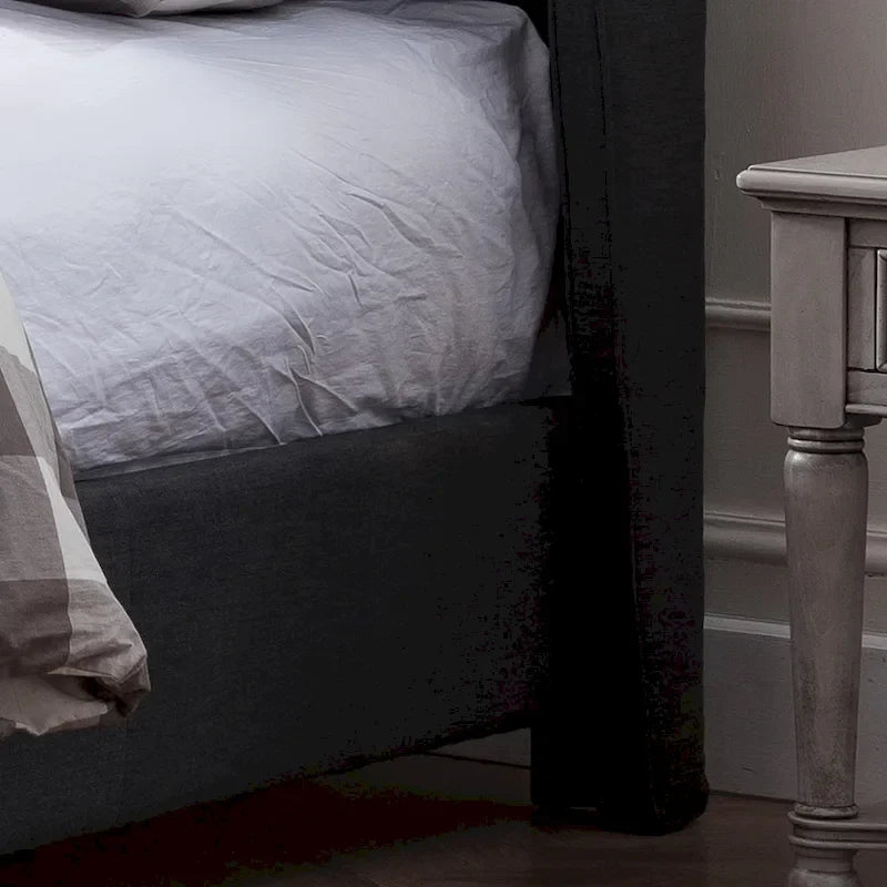 Ensemble de lit queen en tissu capitonné Costello de Christopher Knight Home