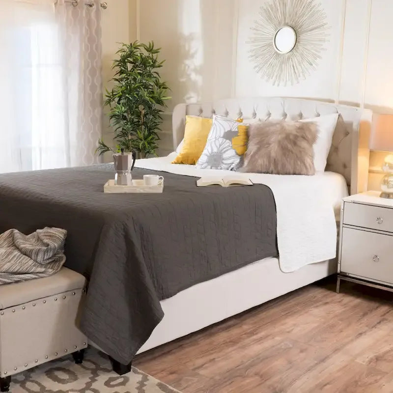 Ensemble de lit queen en tissu capitonné Costello de Christopher Knight Home