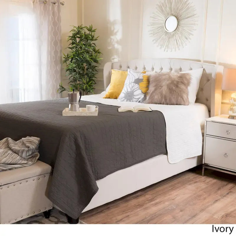 Ensemble de lit queen en tissu capitonné Costello de Christopher Knight Home