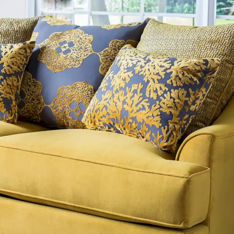 Ensemble canapé et causeuse 2 pièces Gisc Taupe contemporain en tissu rembourré avec clous décoratifs, par Furniture of America