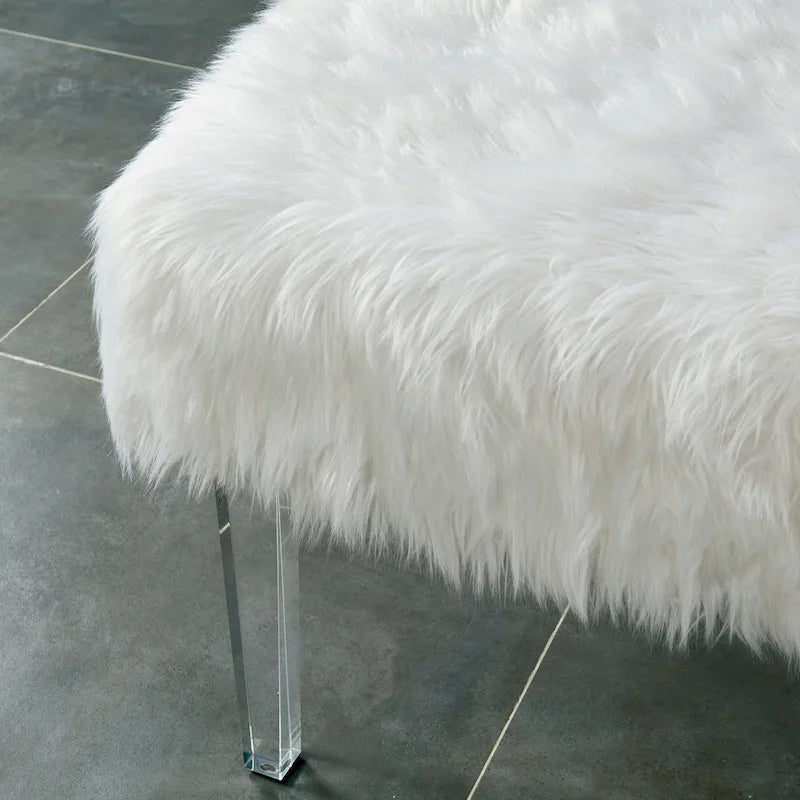 Pouf contemporain Andral en fausse fourrure acrylique de Silver Orchid
