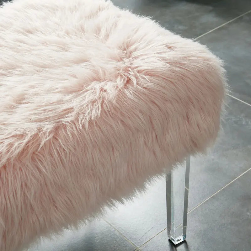 Pouf contemporain Andral en fausse fourrure acrylique de Silver Orchid