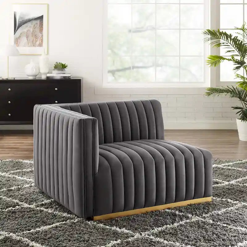 Fauteuil Conjure Channel capitonné en velours performant avec accoudoir gauche
