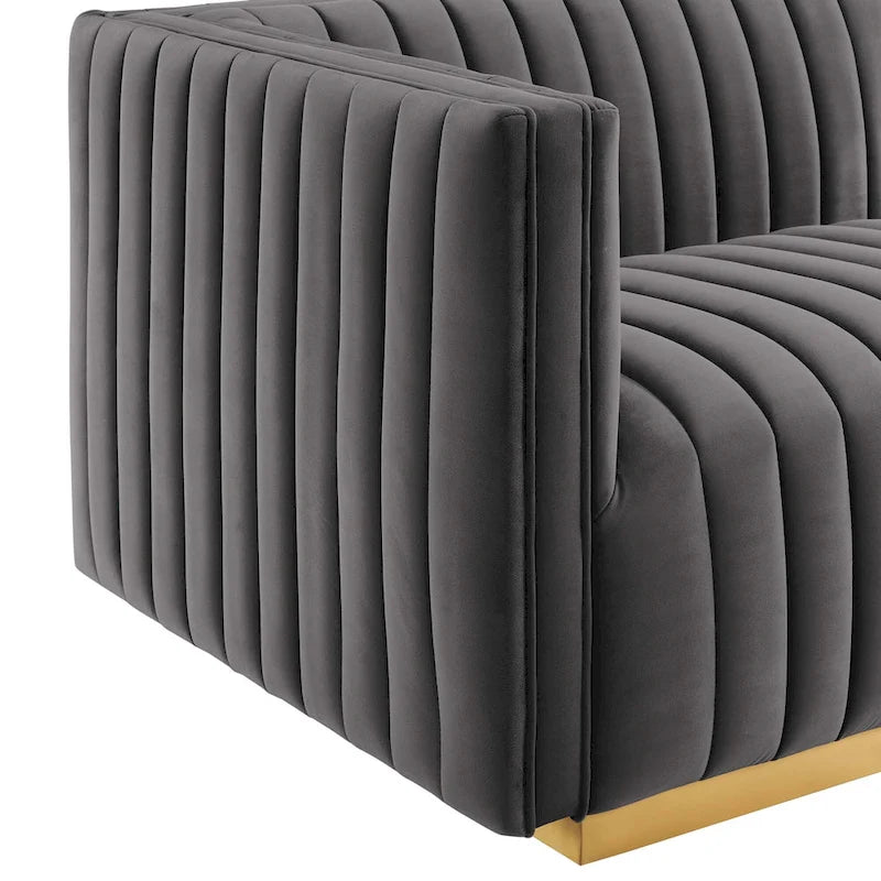 Fauteuil Conjure Channel capitonné en velours performant avec accoudoir gauche