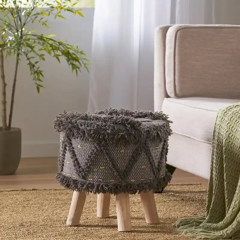 Tabouret Roja en tissu bohème fait main par Christopher Knight Home