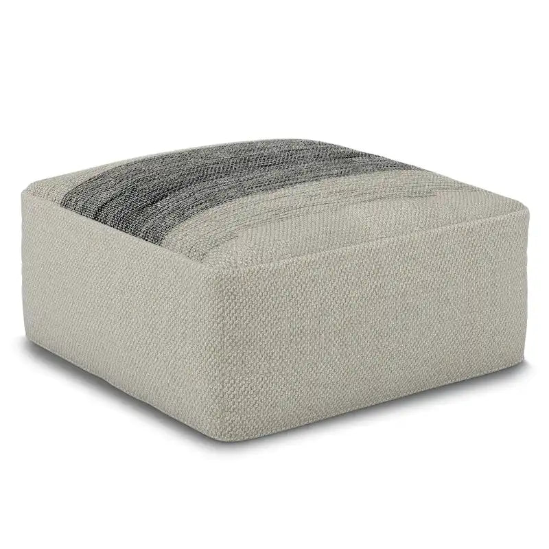 Pouf carré tissé Irena de WYNDENHALL, en polyester PET recyclé gris et blanc