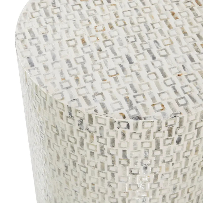 Table d'appoint en nacre avec piètement doré et motifs géométriques - Blanc, gris ou noir - Roche River Decor