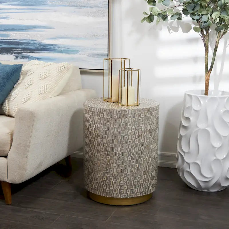 Table d'appoint en nacre avec piètement doré et motifs géométriques - Blanc, gris ou noir - Roche River Decor