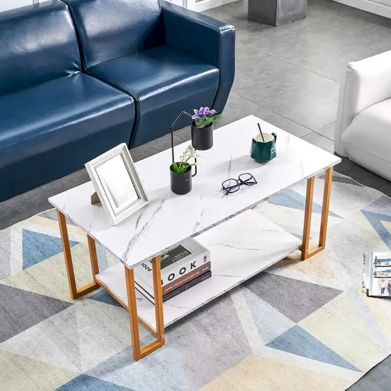 Table basse rectangulaire en MDF blanc, pieds dorés, plateau blanc, piètement en fer, idéale pour salle à manger, café ou restaurant.