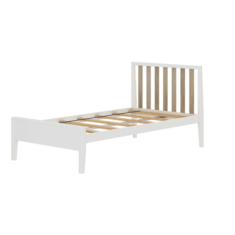 Lit scandinave à poutres et planches, taille simple, avec tête de lit à lattes.