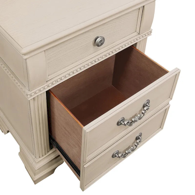 Table de chevet Stroh traditionnelle en bois à 2 tiroirs avec chargeur USB par Furniture of America