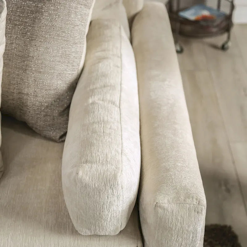 Canapé Breward transitionnel beige chenille recouvert de coussins par Furniture of America