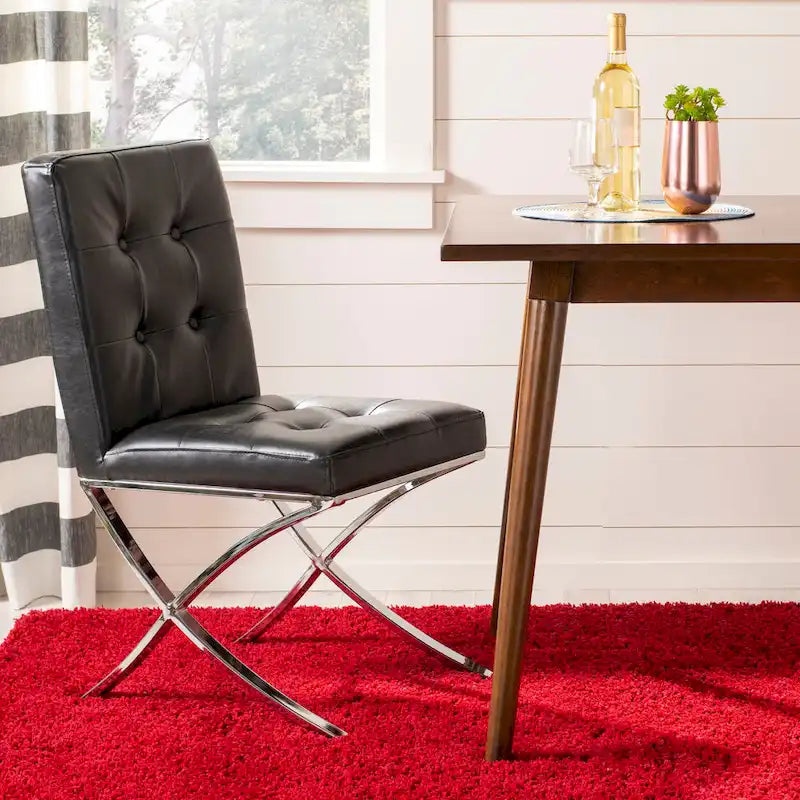 Chaise d'appoint capitonnée SAFAVIEH Merrilee Glam en chrome noir - 48 cm (L) x 58 cm (P) x 89 cm (H)