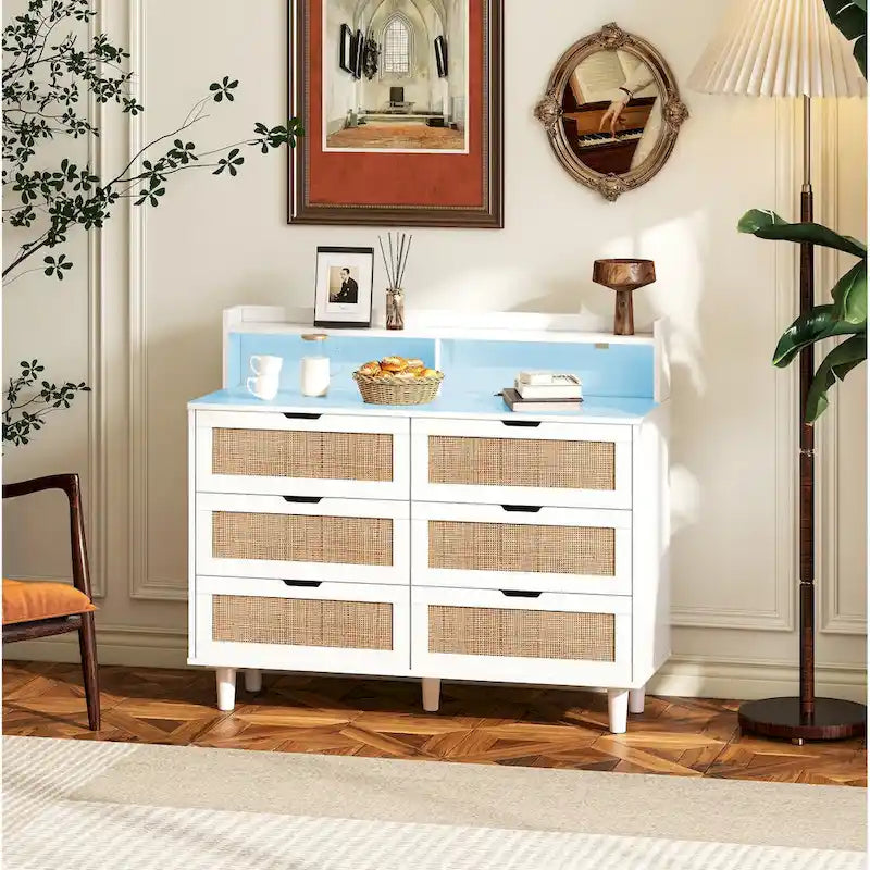 Meuble de rangement à tiroirs en rotin blanc avec éclairage LED et prise électrique, idéal pour la chambre et le salon, dimensions : 43,31 cm
