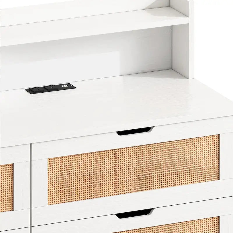 Meuble de rangement à tiroirs en rotin blanc avec éclairage LED et prise électrique, idéal pour la chambre et le salon, dimensions : 43,31 cm