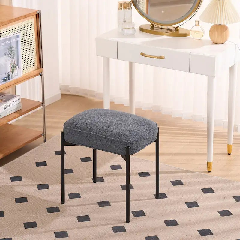 Pouf ottoman rectangulaire simple capitonné en polaire d'agneau