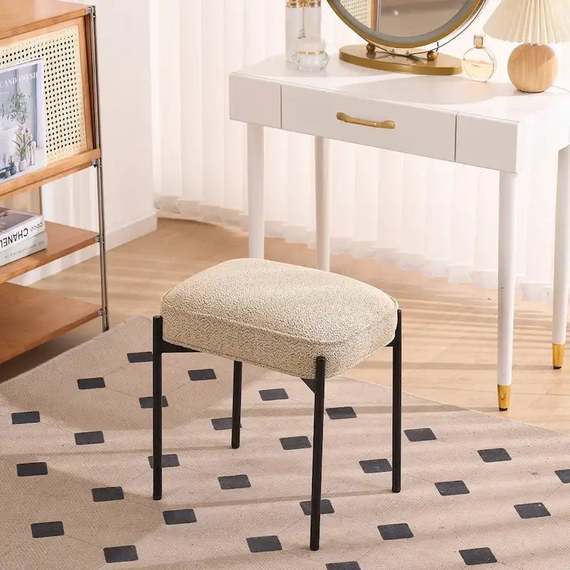 Pouf ottoman rectangulaire simple capitonné en polaire d'agneau