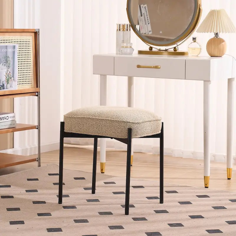 Pouf ottoman rectangulaire simple capitonné en polaire d'agneau