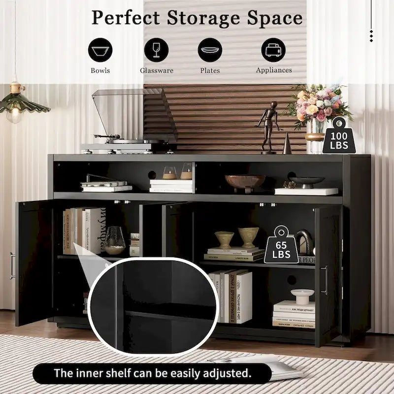 Buffet classique à 4 portes avec rangements ouverts et étagères réglables, idéal pour les cuisines et les salons.