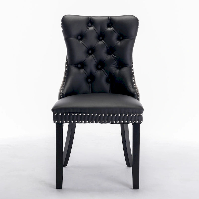Chaise de salle à manger contemporaine haut de gamme, capitonnée et rembourrée, ornée de clous décoratifs.