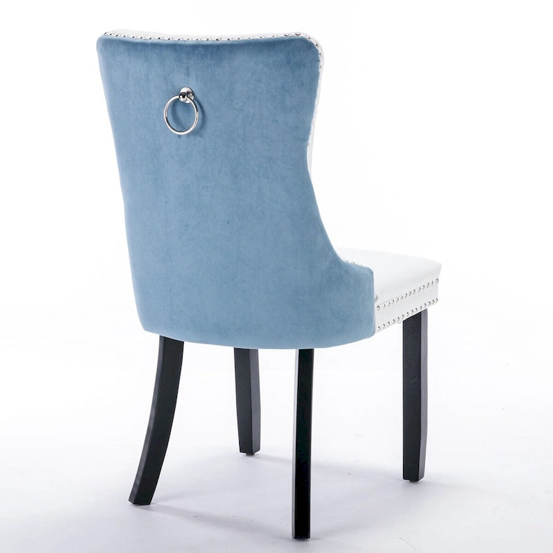 Chaise de salle à manger contemporaine haut de gamme, capitonnée et rembourrée, ornée de clous décoratifs.