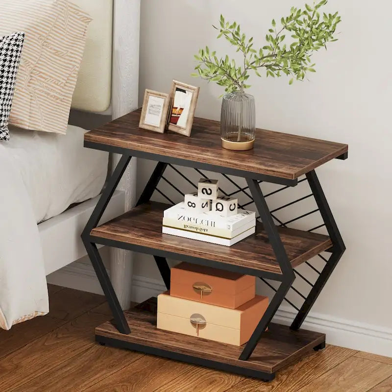 Table d'appoint à 3 niveaux avec structure en métal, idéale comme table de chevet ou table de nuit pour le salon ou la chambre.