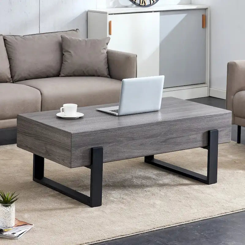 Table basse rustique en MDF à grain de bois gris avec pieds en métal noir - Un espace élégant aux tons de bois naturel