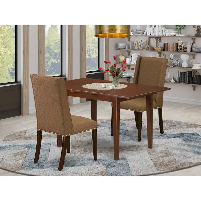 L'ensemble de salle à manger East West Furniture comprend une table rectangulaire à rallonge papillon et des chaises (options de couleur pour l'assise des chaises).