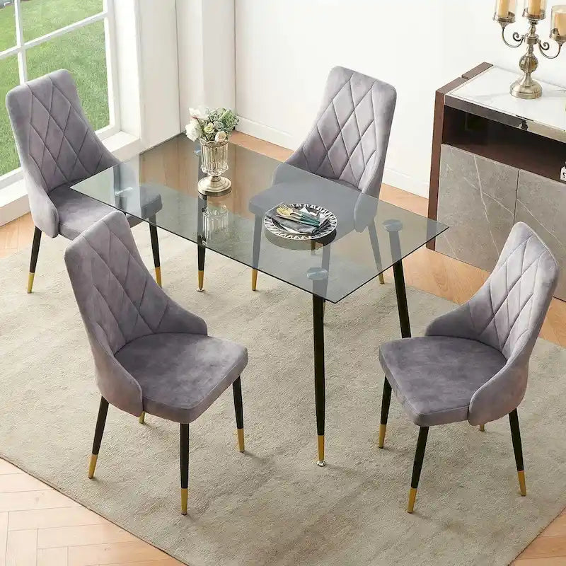 Ensemble table et chaises en verre gris Howtai avec 4 chaises en velours pour cuisine et salle à manger.