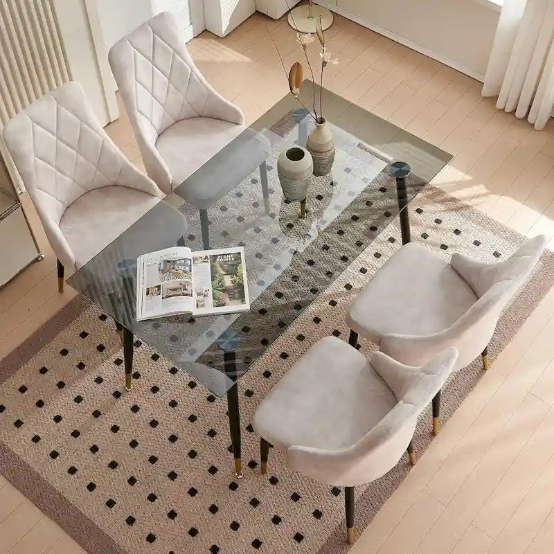 Ensemble table et chaises en verre gris Howtai avec 4 chaises en velours pour cuisine et salle à manger.