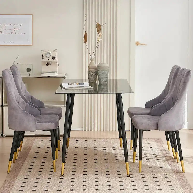 Ensemble table et chaises en verre gris Howtai avec 4 chaises en velours pour cuisine et salle à manger.