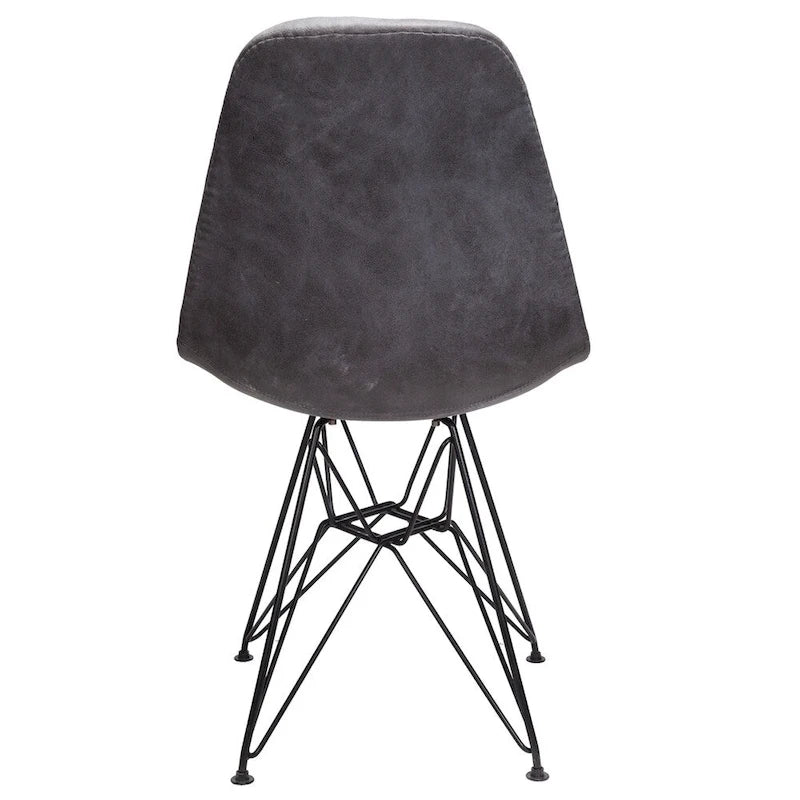 Chaise d'appoint de salle à manger Markle, revêtue de similicuir gris clair, avec pieds en acier noir.