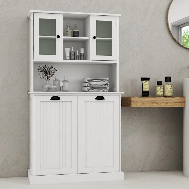 Armoire de rangement blanche de 152 cm de haut, avec panier à linge sale inclinable à deux compartiments et 2 étagères réglables.