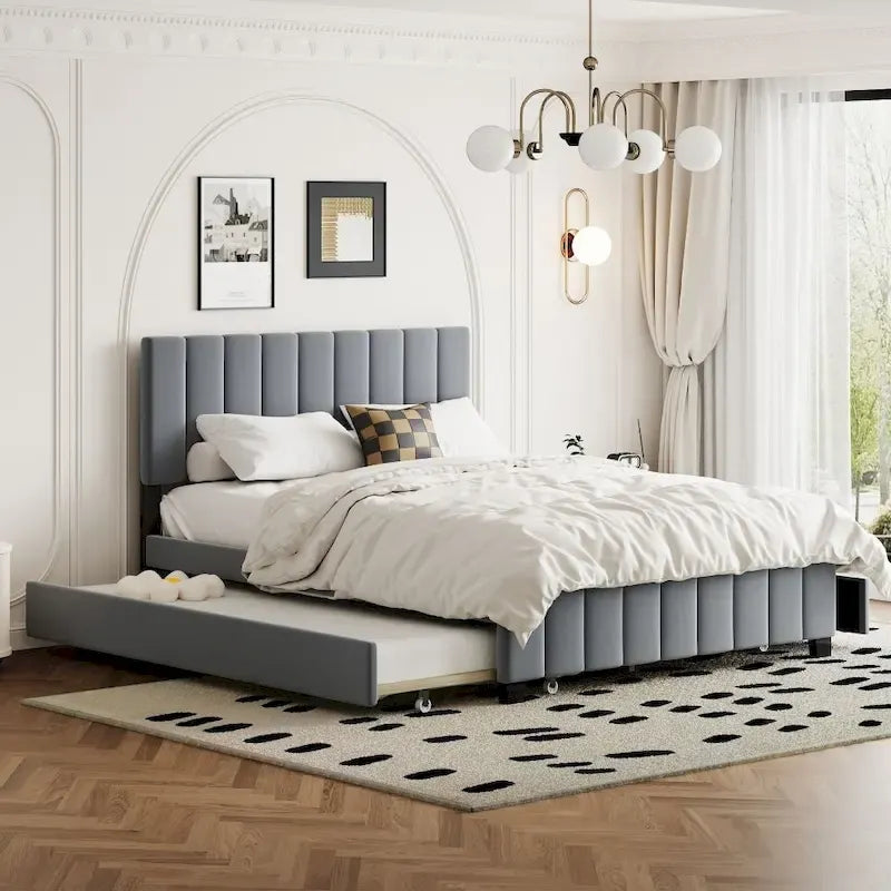 Lit plateforme rembourré en velours, format queen
