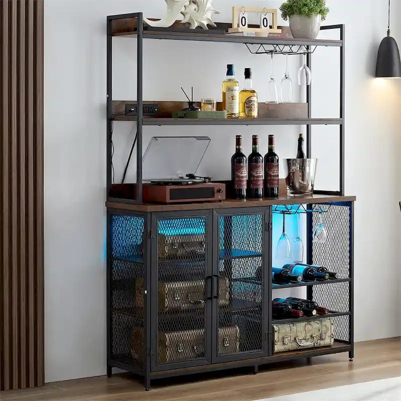 Buffet à 3 niveaux avec bande LED, porte-verres et prise électrique.