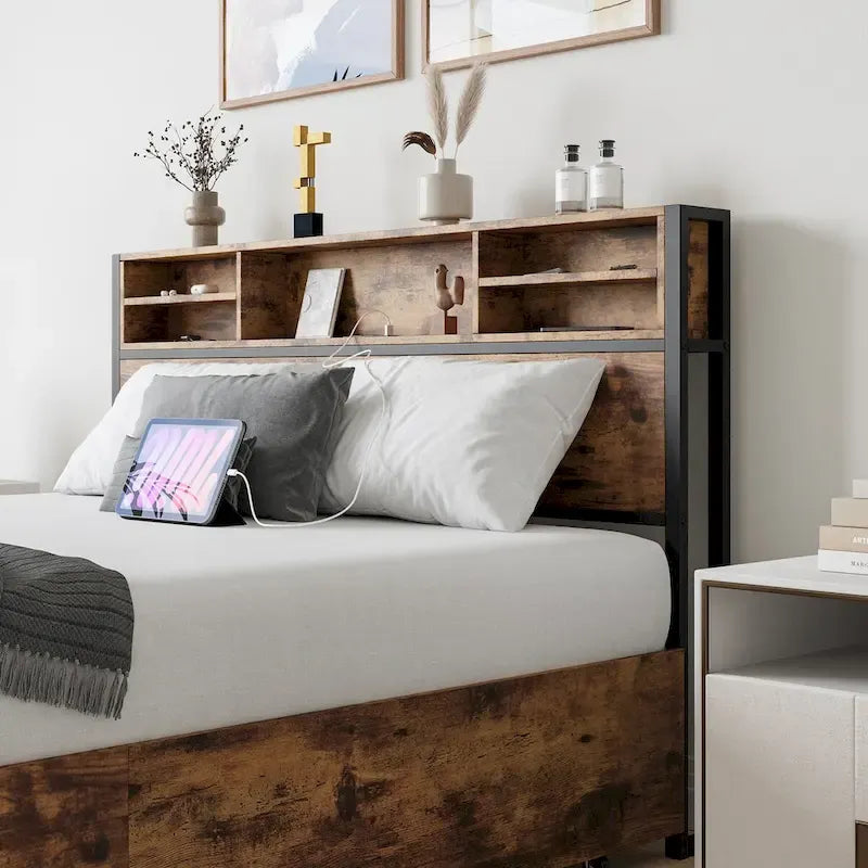 Cadre de lit Queen avec tête de lit de rangement et 4 tiroirs, lit plateforme en métal avec station de recharge